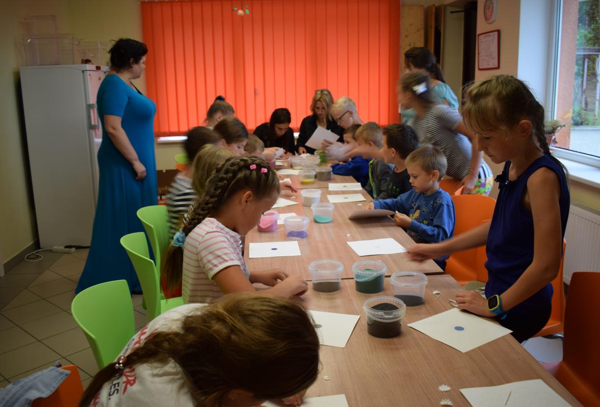 2019 06 27 spalvoto smėlio mandala 