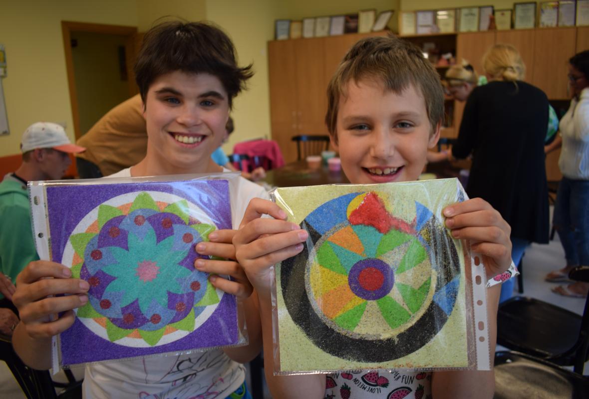 2019 06 28 spalvoto smėlio mandala 
