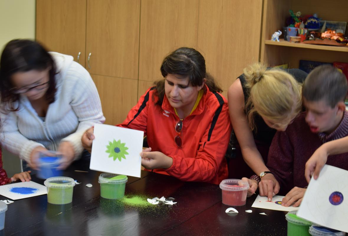 2019 06 28 spalvoto smėlio mandala 