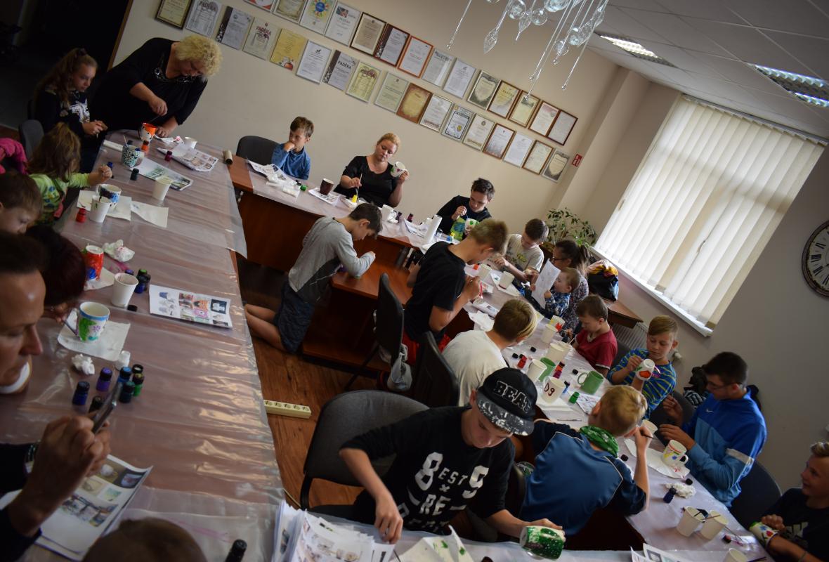 2019 07 05 Viršglazūrinis piešimas ant puodelių