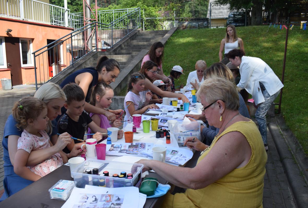 2020 07 03 Viršglazūrinis piešimas ant puodelių 