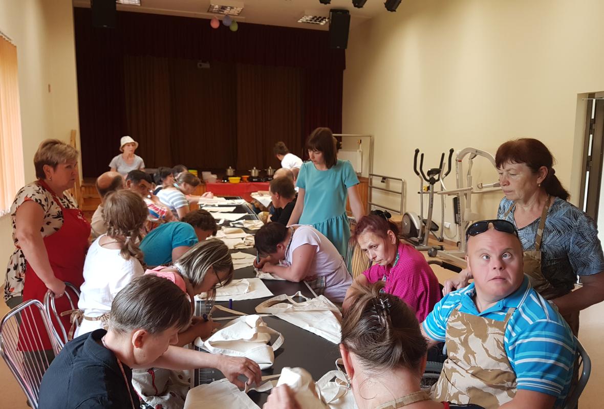 2022 06 28 Batika medvilninio pirkiniu krepselio dekoravimas 2