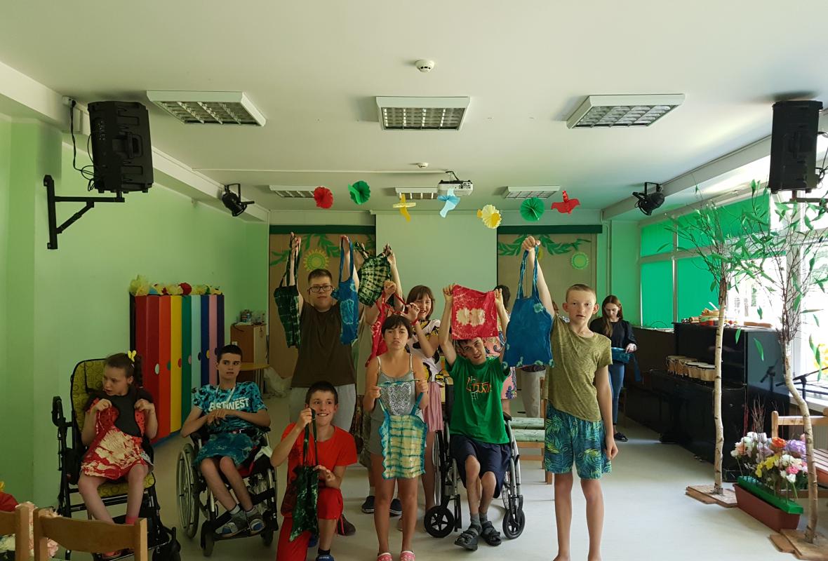 2022 07 05 Batika medvilninio pirkiniu krepselio dekoravimas 011