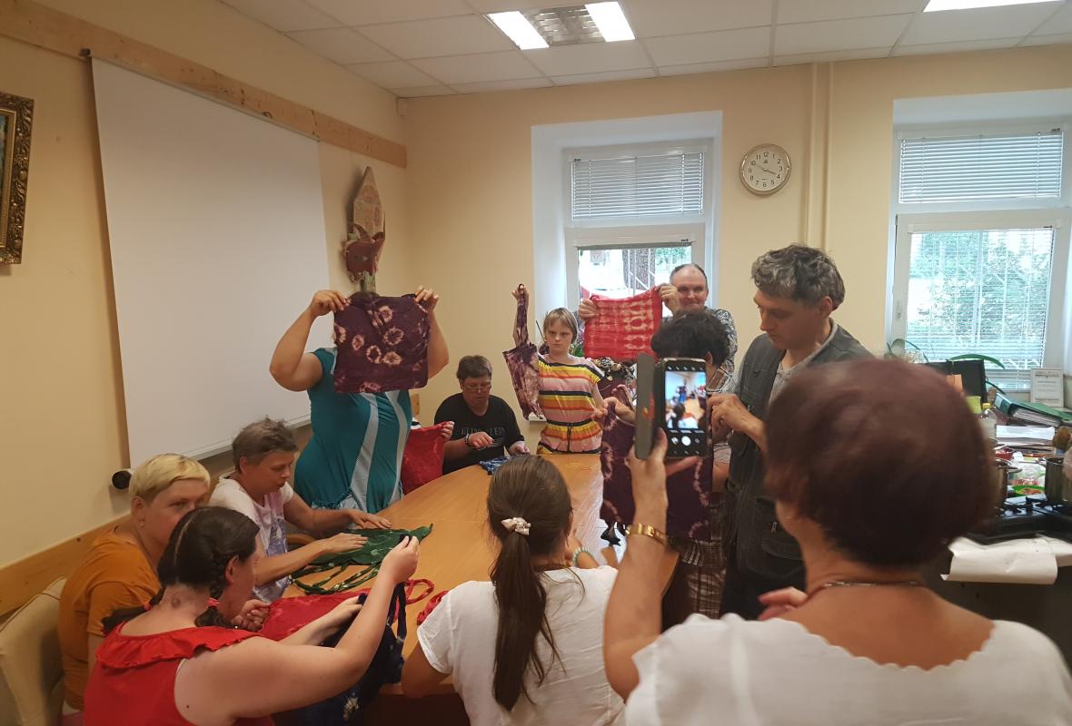 2022 08 16 Batika medvilninio pirkiniu krepselio dekoravimas 9