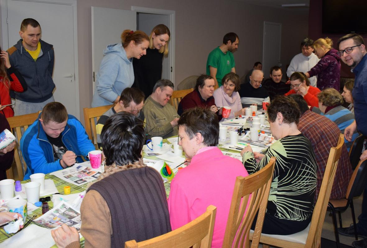 2019 03 10 Viršglazūrinis piešimas ant puodelių