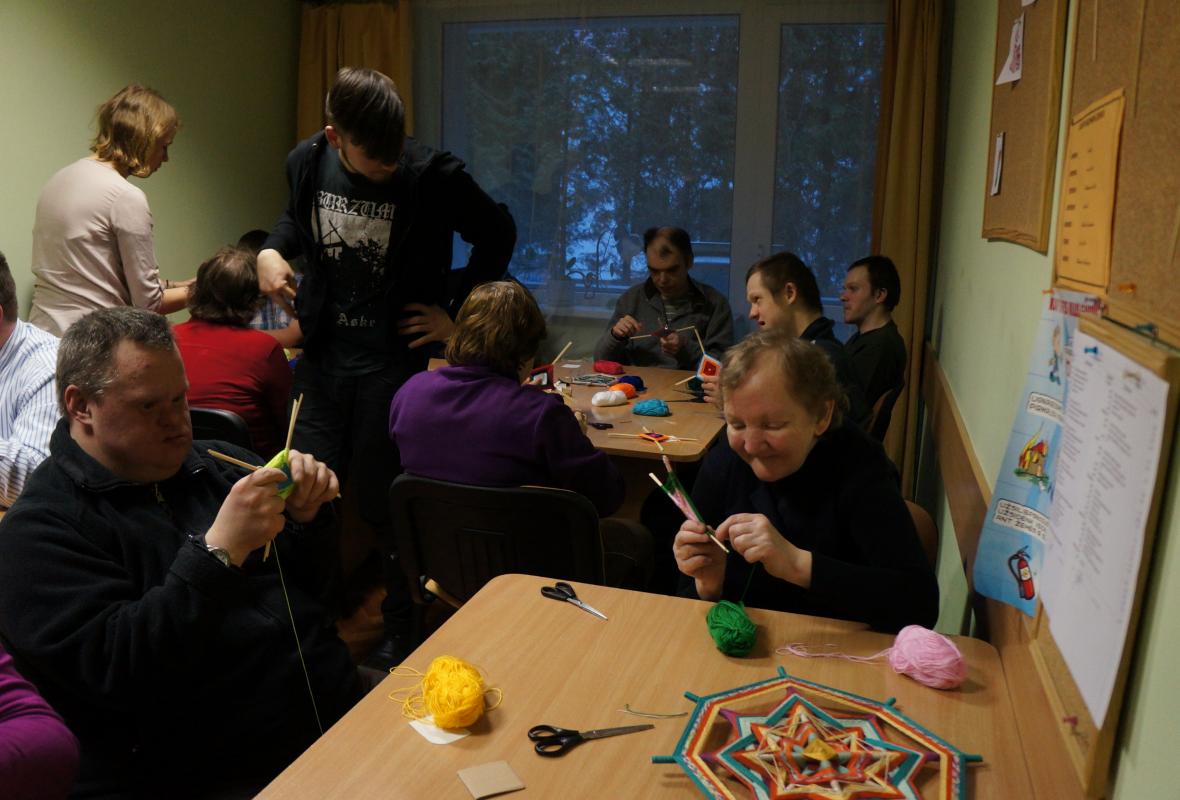 2015 03 09 mandalų pynimas