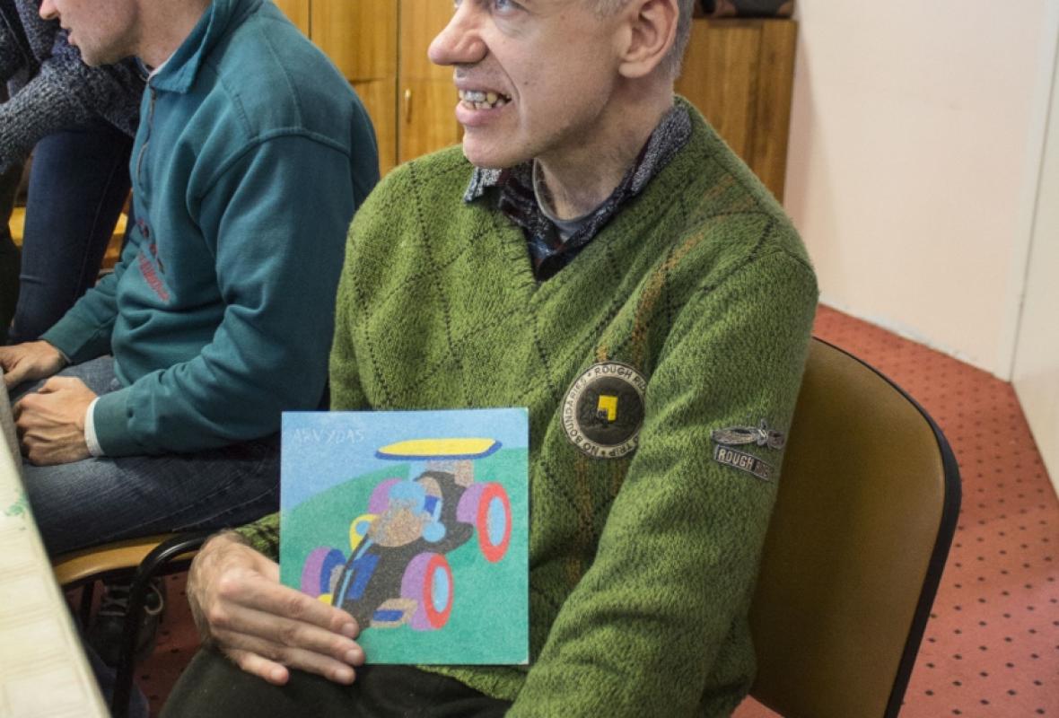 2016 12 07 piešimas spalvotu smėliu