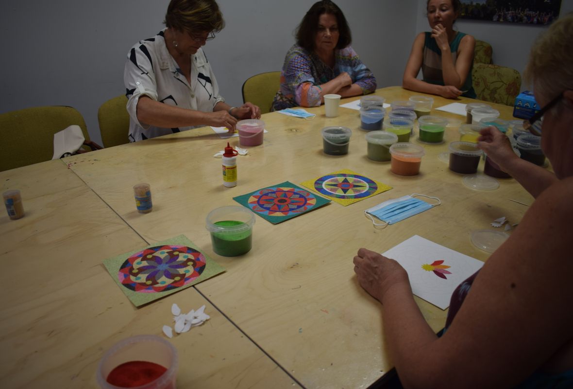 2020 06 29 Spalvoto smėlio mandala 