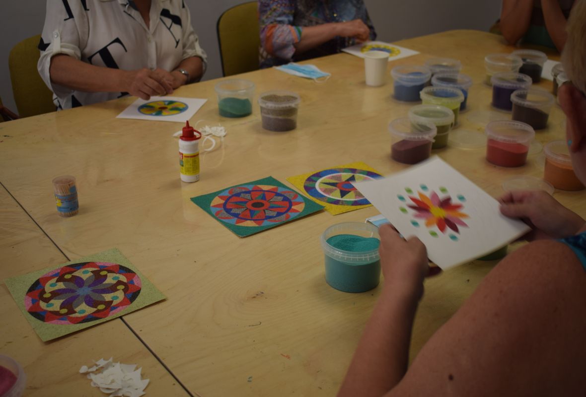 2020 06 29 Spalvoto smėlio mandala 